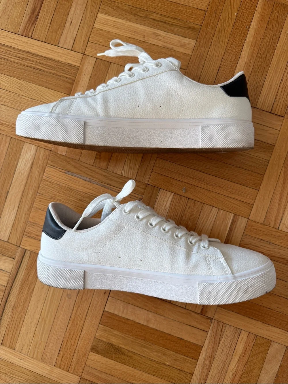 H&M White Men's Low-Top Lace-Up Sneakers size 9